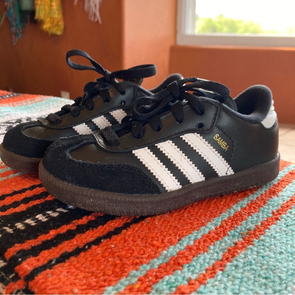 ADIDAS Samba Classic Soccer Shoes, OG Sneakers 10.5